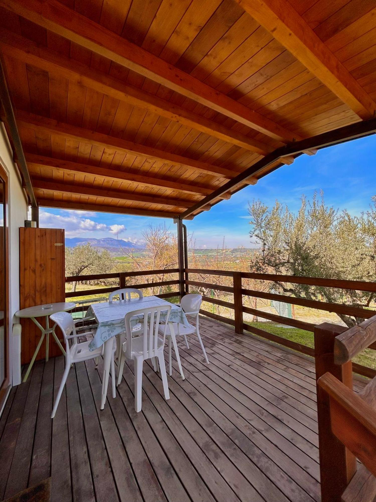 Oasi Macerina Villa Alanno Exteriör bild