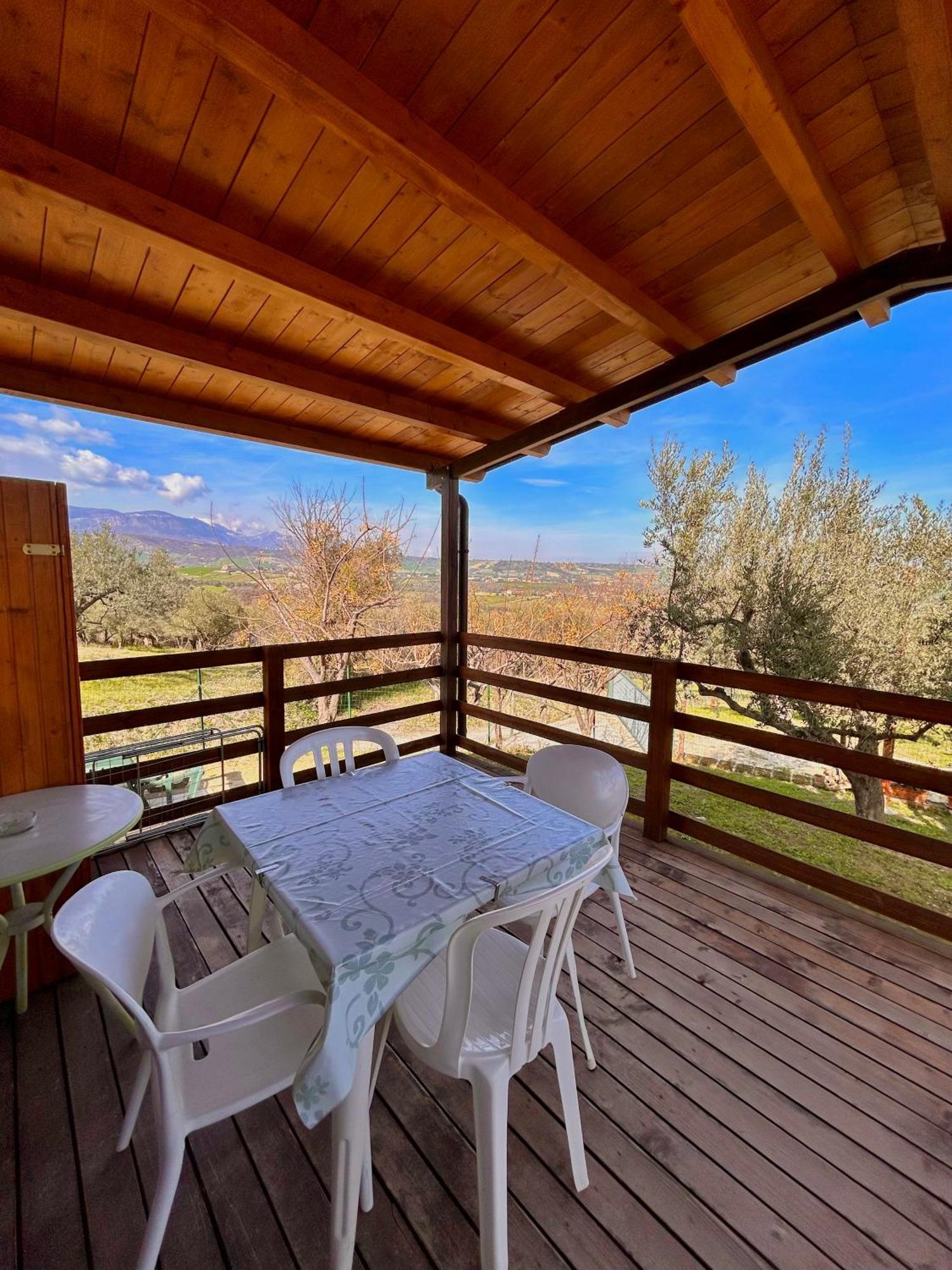 Oasi Macerina Villa Alanno Exteriör bild